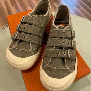 Rocket Dog Sneakers Size 6